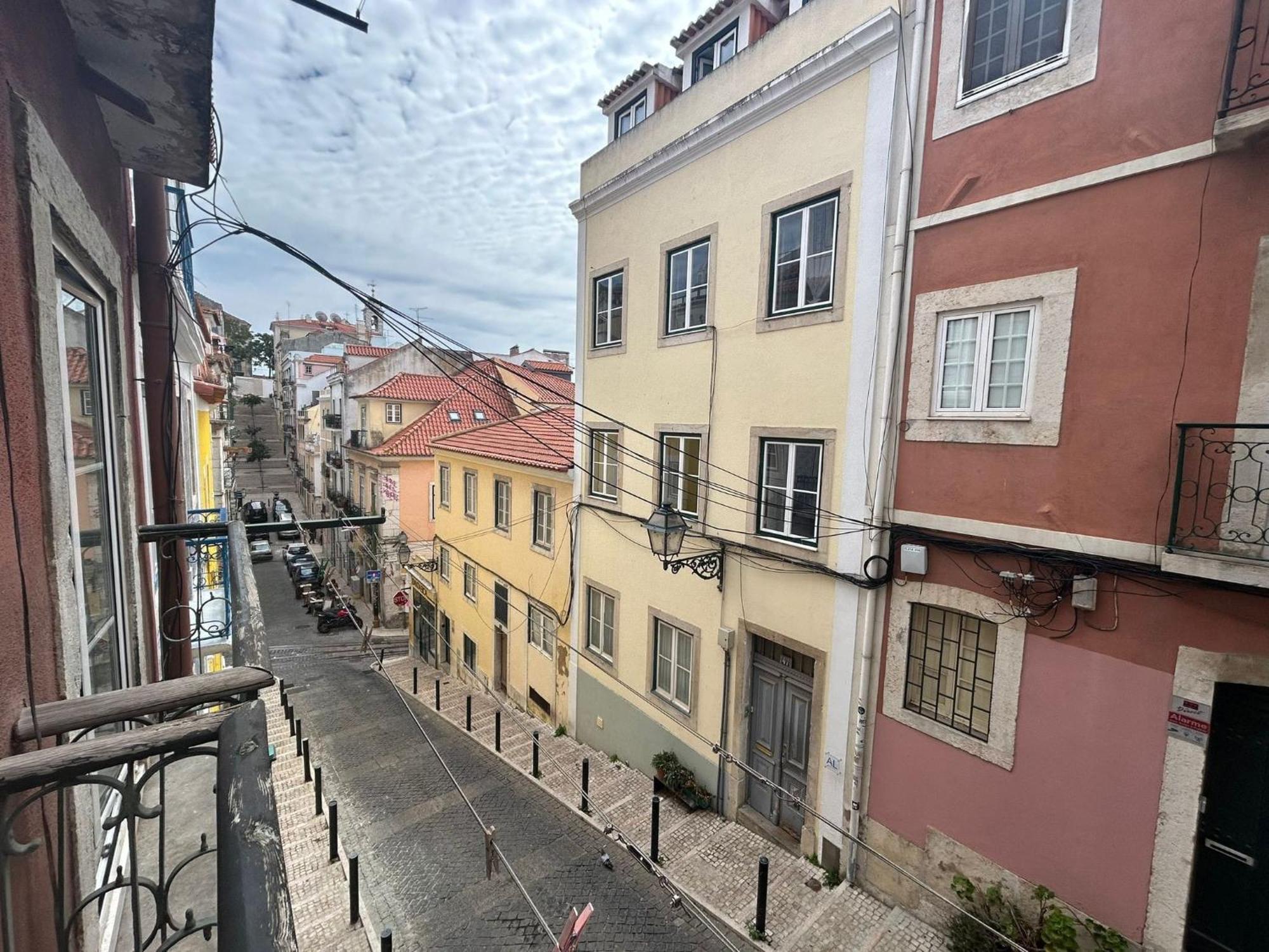 Typical Bica Apartment Lisbon Exterior photo